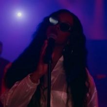VIDEO: H.E.R. Performs 'Damage' on JIMMY KIMMEL LIVE!