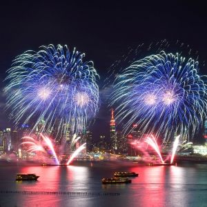 CIRCLE LINE CRUISE New Year's Eve Fireworks Party