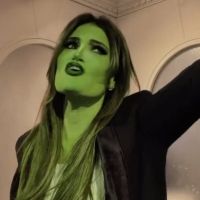 Video: Idina Menzel Uses the SHE-HULK Filter to Transform into Elphaba