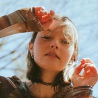 Blair Lee Releases New Single 'Peachy World'