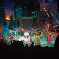 Review: Rooted in Familial Warmth, MUSIKAL KELUARGA CEMARA Blossoms with Spectacle Photo