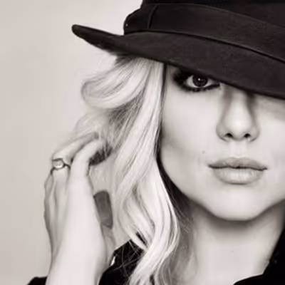 Review: HOLLAND VAVRA: BROADWAY AND BEYOND at Stages Houston