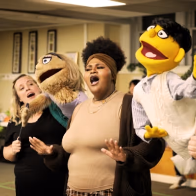Interview: Cara Glass & Joey Parks Say AVENUE Q at National Broadway Theatre is a Unique Take on Puppet-Driven Shows