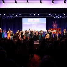 PHOTOS: Las estrellas se unen en un concierto solidario por la esperanza y la justici