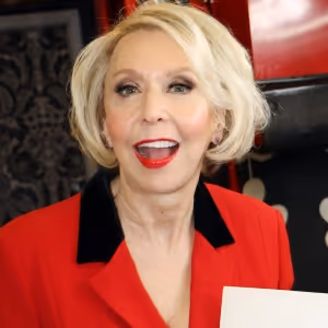 Review: Five Stars for JULIE HALSTON TAKES THE Q TRAIN at Birdland