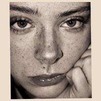 Holly Humberstone Reveals Debut Single 'Deep End'
