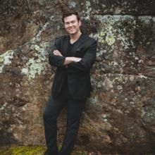 BWW Interview: Opera and Theater Performer John Riesen on the Spotify Playlist Helpin
