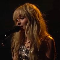 VIDEO: Sabrina Carpenter Performs 'Skinny Dipping' on TONIGHT SHOW
