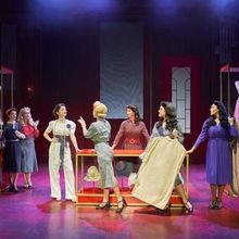 EL TIEMPO ENTRE COSTURA anuncia el reparto de su regreso a Madrid