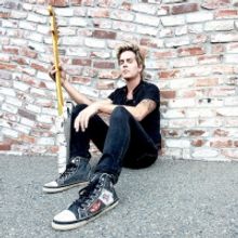 Bray & the Dens to Release New Album STINGRAY