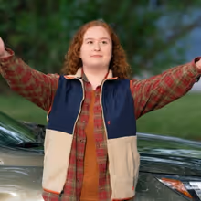 Photos: See Julia Lester in New Hulu Movie PROM DATES