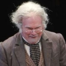 Video: Ebenezer Scrooge's BIG San Diego Christmas Show