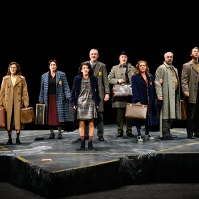 Review: JE ANNE – An Intimate yet Slightly Tedious Portrait of Anne Frank ⭐️⭐️⭐️ at Schouwburg Amstelveen