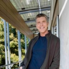Tom Bergeron Talks MASKED SINGER, DANCING WITH THE STARS & MISTER ROGERS ON Tom Needh