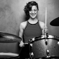 Broadway's SIX Drummer Elena Bonomo to Return to LATE NIGHT WITH SETH MEYERS Band…