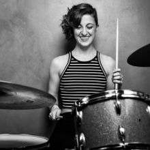 Broadway's SIX Drummer Elena Bonomo to Return to LATE NIGHT WITH SETH MEYERS Band…