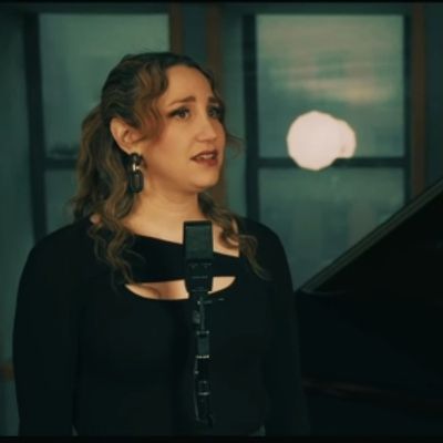 Video: Rachel Potter and Natalie Weiss Perform LES MISERABLES Mashup