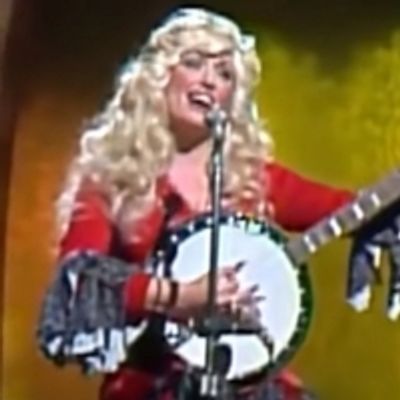 VIDEO: Watch an Evolution of Dolly Parton's Style from GOOD MORNING AMERICA