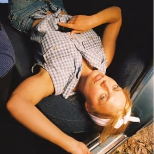 Ashe Debuts New Song 'I Wanna Love You (But I Don't)'