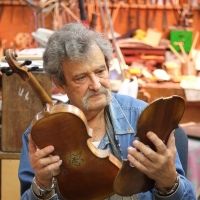 VIOLINS OF HOPE Comes to Canada