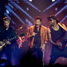 Review: Lionel Richie Rocks the Stage at Mohegan Sun