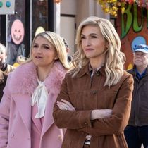 Photos: First Look at Guest Star Annaleigh Ashford in New Episode of STUMBLE