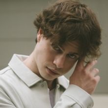 Blake Rose Unveils Brand-New Track 'Confidence'