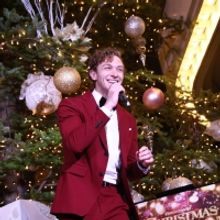 Sam Harvey of BROADWAY CHRISTMAS WONDERLAND at Tokyu Theatre Orb (Japan)