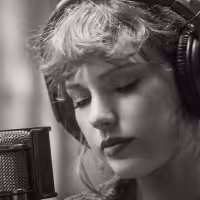 Taylor Swift Releases Full Performance of 'Exile' From FOLKLORE: THE LONG POND…