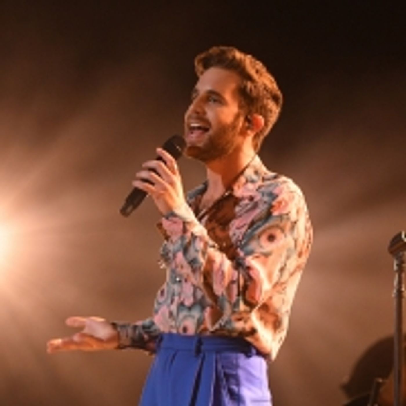 Wake Up With BWW 5/12: CATS Will Stream, RISE UP NEW YORK! Benefit Clips, and More!  Image