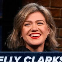 Kelly Clarkson Says Kellyoke Cover of 'Golden' Was Especially Hard to Sing