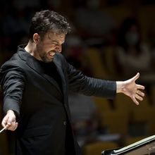 Conductor James Gaffigan to Lead Chicago Symphony, NSO & San Francisco Symphony in Sp
