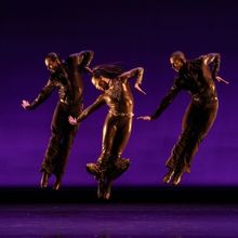 Hubbard Street Dance Chicago Concludes Season At The Harris Theater