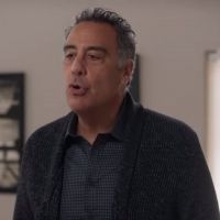 VIDEO: Douglas Recounts His Harrowing Night at Poppy's on SINGLE PARENTS