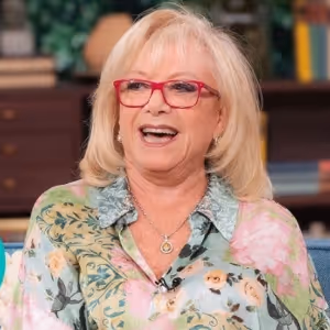 Video: Original EVITA Star Dame Elaine Paige Reacts to New Production