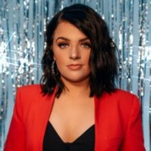 Maddie Poppe Announces Acoustic Christmas Tour