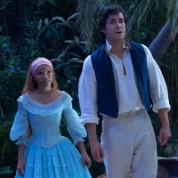 Wake Up With BWW 4/14: CAMELOT Reviews, Plus a Message From Jennifer Holliday!