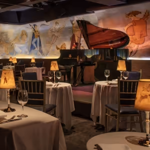 Jennifer Holliday, Isaac Mizrahi & More to Perform at Café Carlyle This Spring