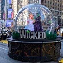Broadway Show Globes to Return to Times Square With Designs Inspired by WICKED, THE L