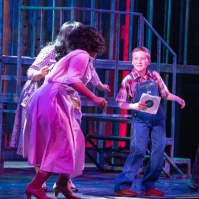 Review: ELVIS-A MUSICAL REVIEW at Dutch Apple Dinner Theatre
