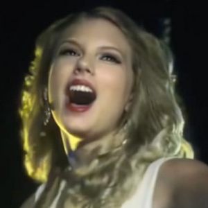 Video: Watch Taylor Swift & Katy Perry Sing WEST SIDE STORY In Throwback VMAs Promo