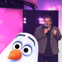 Video: Josh Gad Debuts Olaf's 'Ooooh, Samantha' from FROZEN 3 at D23