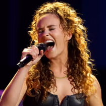 Exclusive: Nina Howland Didn’t Intend to Pursue Singing. Then She Landed a Tour and ‘The Voice’