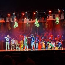 Review: IMC's Zeventien Attempts to Harmonize Musical and Realist Theatre