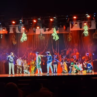 Review: IMC's Zeventien Attempts to Harmonize Musical and Realist Theatre