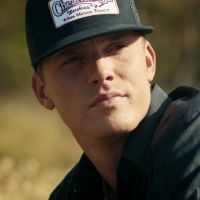 VIDEO: Parker McCollum Releases Music Video For His Current Single 'Handle On You'
