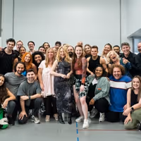 Photos/Video: Kylie Minogue Visits the Cast of I SHOULD BE SO LUCKY in Rehearsal Video