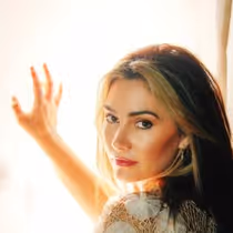 Ella Hooper Releases COWBOY MAN Single Ahead of OVERNIGHT SUCCESS Album