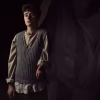 BWW REVIEW: THE CRIPPLE OF INISHMAAN Shines A Light On Life In Ireland To Expose the…