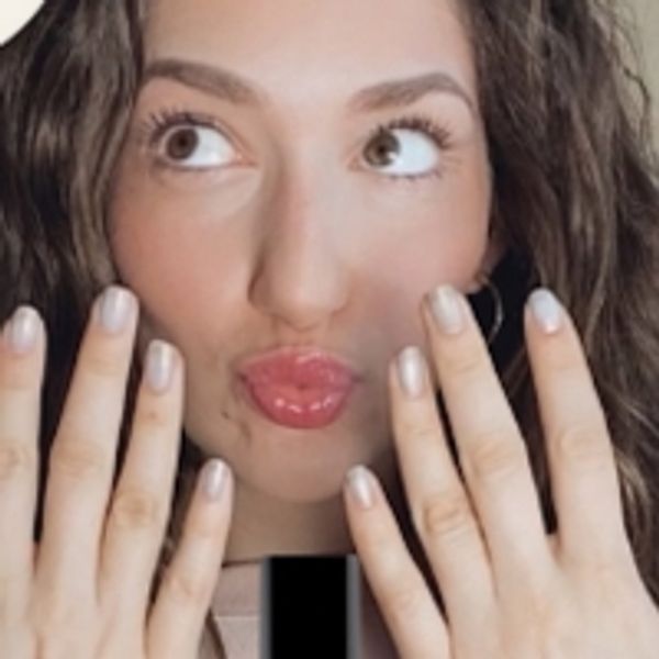 VIDEO: Get a Stage-Ready Mani on The Dressing Room with Jamie Glickman! - Broadway Theater Video